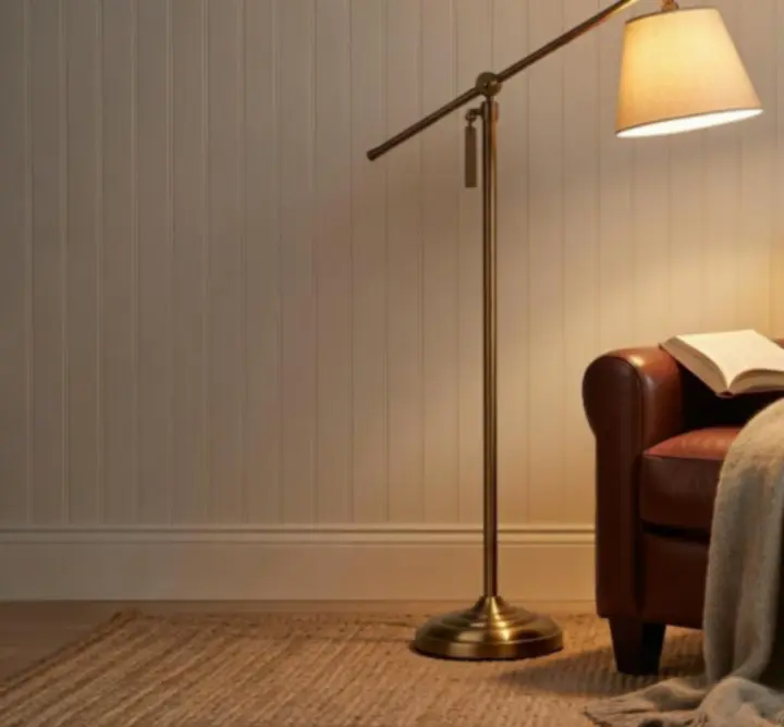 Kącik do czytania z ergonomiczną lampą podłogową